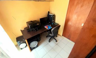 VENTA CASA de 5 ambientes con Parque - Garaje  y Galpón