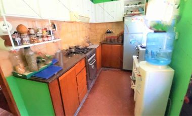 VENTA CASA de 5 ambientes con Parque - Garaje  y Galpón