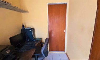 VENTA CASA de 5 ambientes con Parque - Garaje  y Galpón
