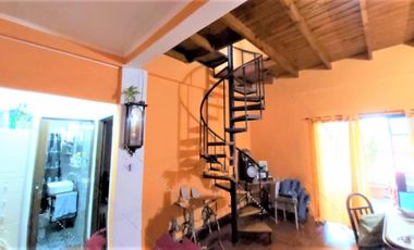 VENTA CASA de 5 ambientes con Parque - Garaje  y Galpón