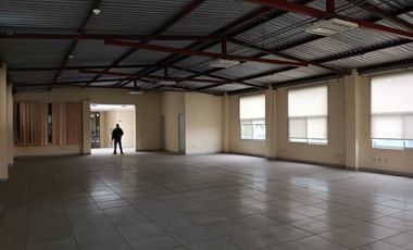 SE RENTA EDIFICIO COMERCIAL EN CAMELINAS A UNOS METROS DE TELCEL