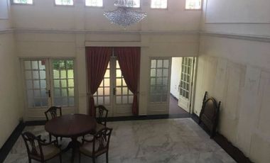 Rumah jl Raya Dharmahusada Hadap Barat Listrik 6500 watt