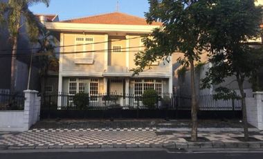 Rumah jl Raya Dharmahusada Hadap Barat Listrik 6500 watt