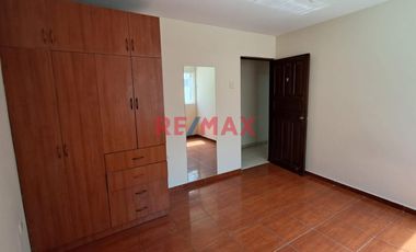 Tenga la oportunidad de comprar un 2do. piso con 3 departamentos independientes que lo puede independizar o vivir con toda su familia en una zona cent