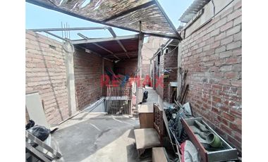 Casa en Venta – Ventanilla, Avenida 200 Millas 🏡✨
Área total: 115.2 m² (7.2 m de frente x 16 m de fondo)

Primer Piso:
Sala: Espaciosa, ideal para