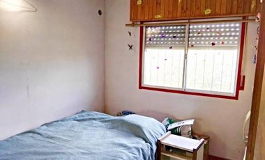 Propiedad en 3 plantas - Sobre lote de 340mts2 - 3 dormitorios - Altillo amplio - 2 baños completos - galpón - quincho - garage - parque