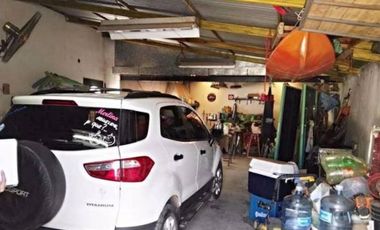 Propiedad en 3 plantas - Sobre lote de 340mts2 - 3 dormitorios - Altillo amplio - 2 baños completos - galpón - quincho - garage - parque