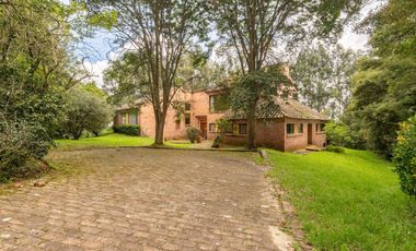 casa en venta en fusca. Cod V27859