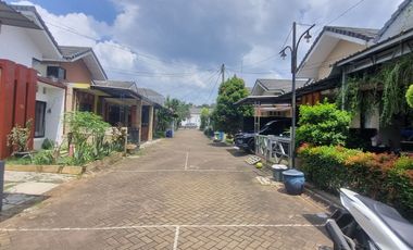 Rumah LB 200 Hadap Selatan 15 Menit ke Trans Studio Cibubur J-44817