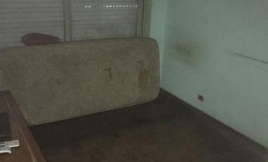 V.ADELINA. C.ARGERICH Y AV. DE MAYO. CASA 3 AMBIENTES, 2 DORMITORIOS , COCINA-COMEDOR, BAÑO,  FONDO LIBRE  Y COCHERA