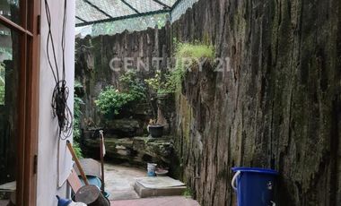Rumah Panjang Jembatan Lima Di Jalan Utama