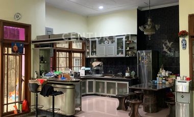 Rumah Panjang Jembatan Lima Di Jalan Utama