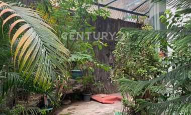 Rumah Panjang Jembatan Lima Di Jalan Utama