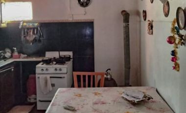 GUIDEK - STASIUK PROPIEDADES VENDE EXCELENTE PROPIEDAD SOBRE CALLE UCRANIA