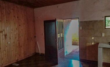 GUIDEK - STASIUK PROPIEDADES VENDE EXCELENTE PROPIEDAD SOBRE CALLE UCRANIA
