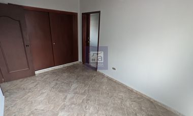 COD. 5952 - SE ARRIENDA CASA - BARRIO: PROVENZA