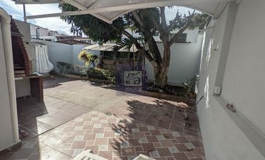 COD. 5952 - SE ARRIENDA CASA - BARRIO: PROVENZA