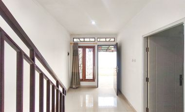 Rumah 2 Lt SHM 12 Menit ke Pamulang Square Dibantu KPR J-36639