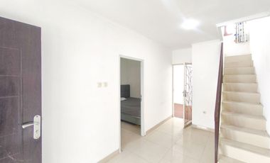 Rumah 2 Lt SHM 12 Menit ke Pamulang Square Dibantu KPR J-36639