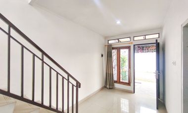 Rumah 2 Lt SHM 12 Menit ke Pamulang Square Dibantu KPR J-36639