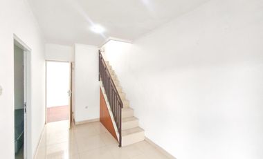 Rumah 2 Lt SHM 12 Menit ke Pamulang Square Dibantu KPR J-36639