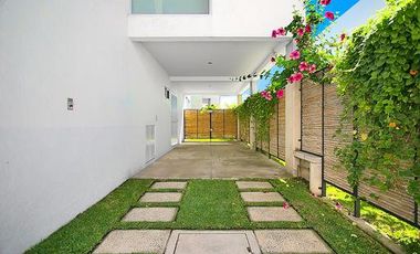 Venta de casa nueva de 3 recámaras, 153 m2, alberca en condominio,  Xochitepec, Mor.