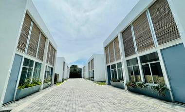 Venta de casa nueva de 3 recámaras, 153 m2, alberca en condominio,  Xochitepec, Mor.