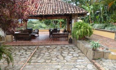 finca en venta en la mesa. Cod V2310