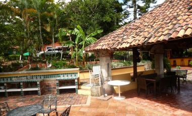 finca en venta en la mesa. Cod V2310