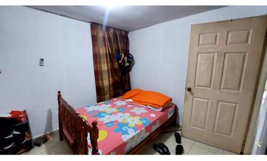 SE VENDE CASA EN VACAMONTE, LA REINA