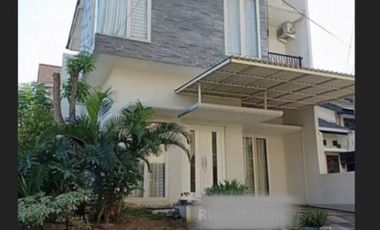 Rumah minimalis 2 lantai di rayan regency SBY
