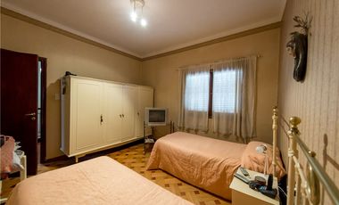 CASA 4 DORMITORIOS VENTA ZONA MONUMENTO A GUEMES