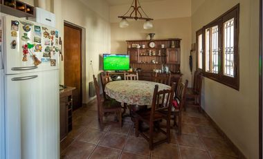 CASA 4 DORMITORIOS VENTA ZONA MONUMENTO A GUEMES