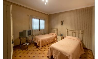 CASA 4 DORMITORIOS VENTA ZONA MONUMENTO A GUEMES