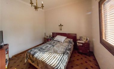 CASA 4 DORMITORIOS VENTA ZONA MONUMENTO A GUEMES