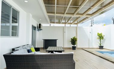 CASAS EN URB CRISTAL AZUL