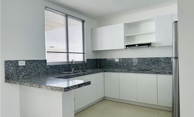 CASAS EN URB CRISTAL AZUL