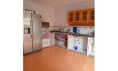 🏠 Se Vende Amplia Casa En Punta Negra