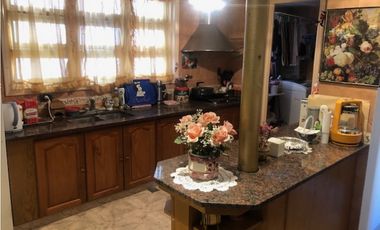 Semi Piso 5 ambientes - Zona CENTRO - en Venta - PERMUTA
