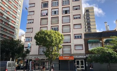 Semi Piso 5 ambientes - Zona CENTRO - en Venta - PERMUTA