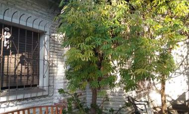 Chalet en venta en Castelar Sur