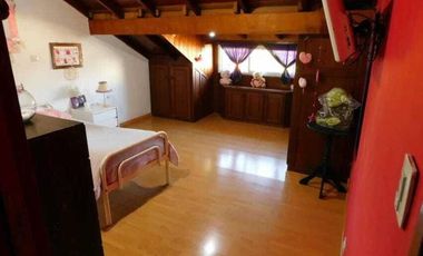 departamento en planta alta de 4 ambientes.