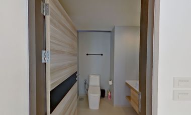 1 Bedroom Condo for sale at Wan Vayla