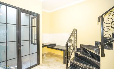 Rumah 2 Lt SHM 5 Mnt ke Gerbang Tol Sawangan Dibantu KPR J-48448