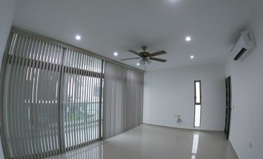 Casa en VENTA en Fracc. Residencial del Lago, Carmen, Campeche