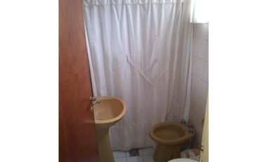 Venta chalet con local y departamento 2 amb.