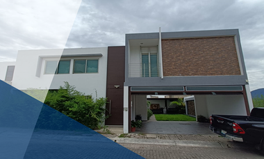 CASA EN VENTA LOMAS DEL ENCANTO, TEPIC, NAYARIT.