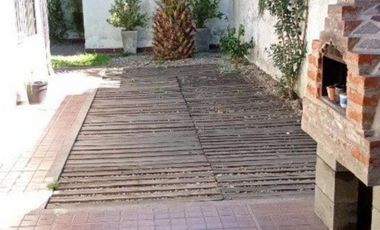 VENDO CHALET 3 AMB C/GARAGE DOBLE EN MAR DEL PLATA