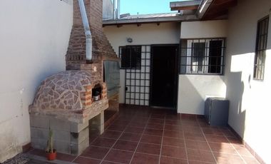 VENDO CHALET 3 AMB C/GARAGE DOBLE EN MAR DEL PLATA