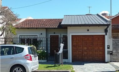 VENDO CHALET 3 AMB C/GARAGE DOBLE EN MAR DEL PLATA